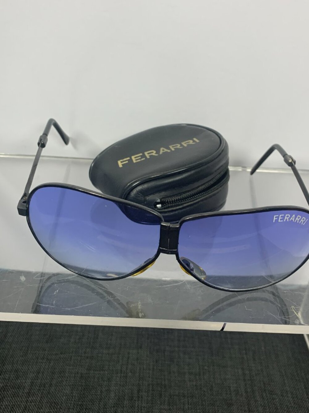 Vintage Ferarri Foldable Aviator Folding Sunglasses W/ Black Zip Up Case 80’s